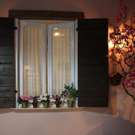Appartamento Balcone Fiorito Fonzolo المظهر الخارجي الصورة